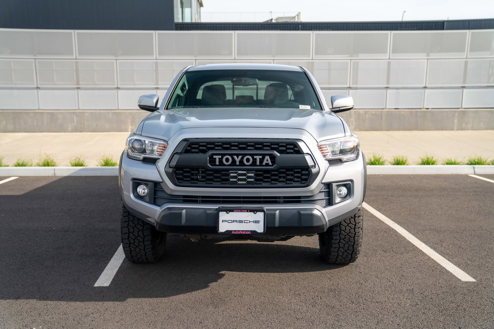 Used 2018 Toyota Tacoma TRD Off-Road AWD/4WD image 6