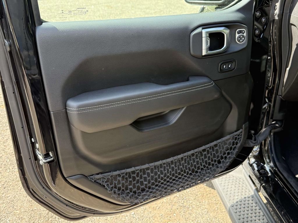 Used 2022 Jeep Wrangler Unlimited Sahara w/ Cold Weather Group image 24