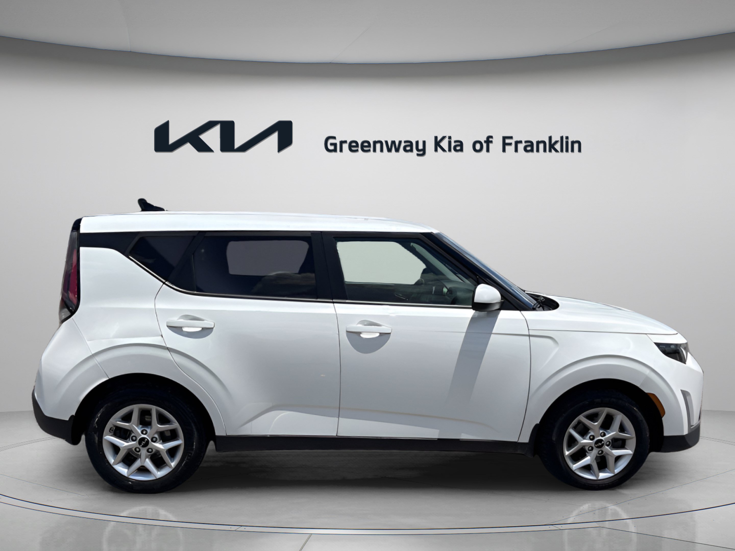 Used 2023 Kia Soul LX w/ LX Technology Package FWD image 8