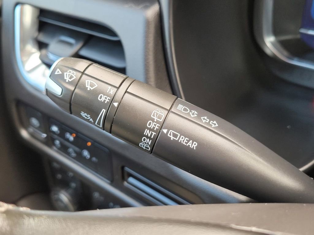 Certified 2023 Chevrolet Suburban Premier image 34