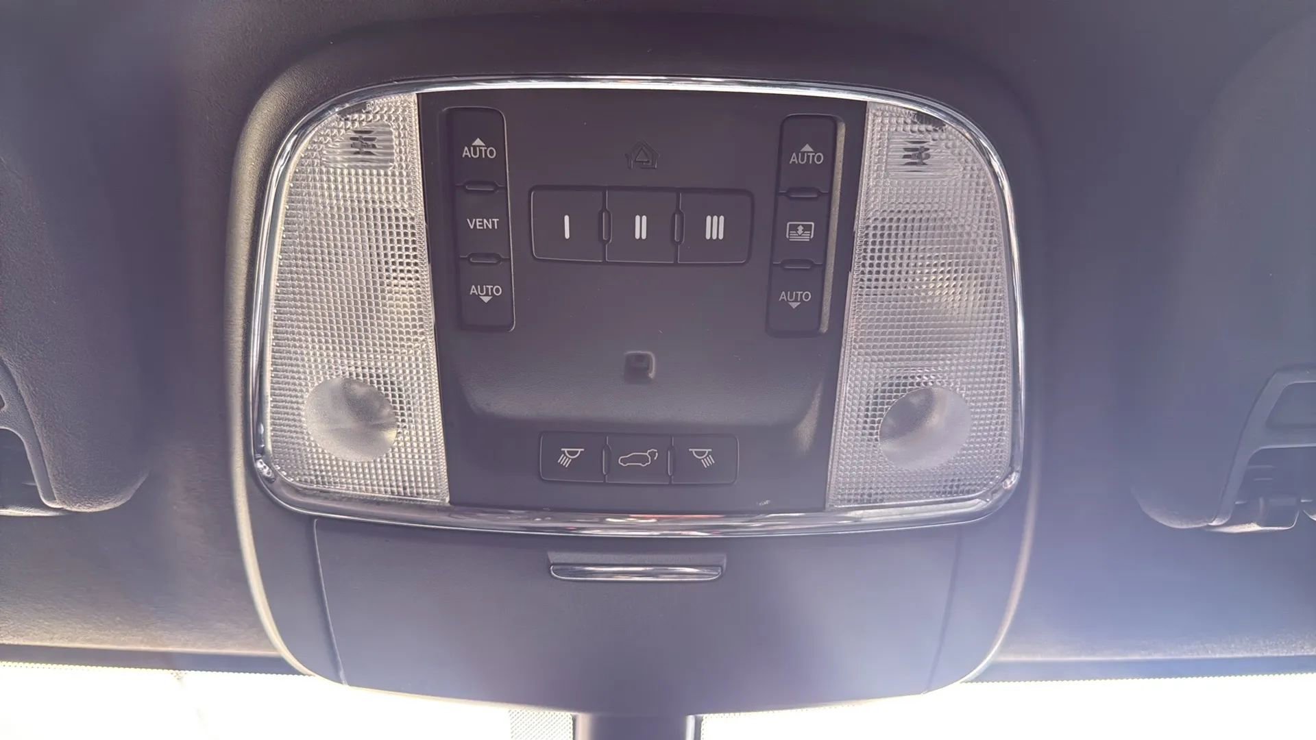 Used 2015 Jeep Grand Cherokee Summit w/ Platinum Series Group AWD/4WD image 21