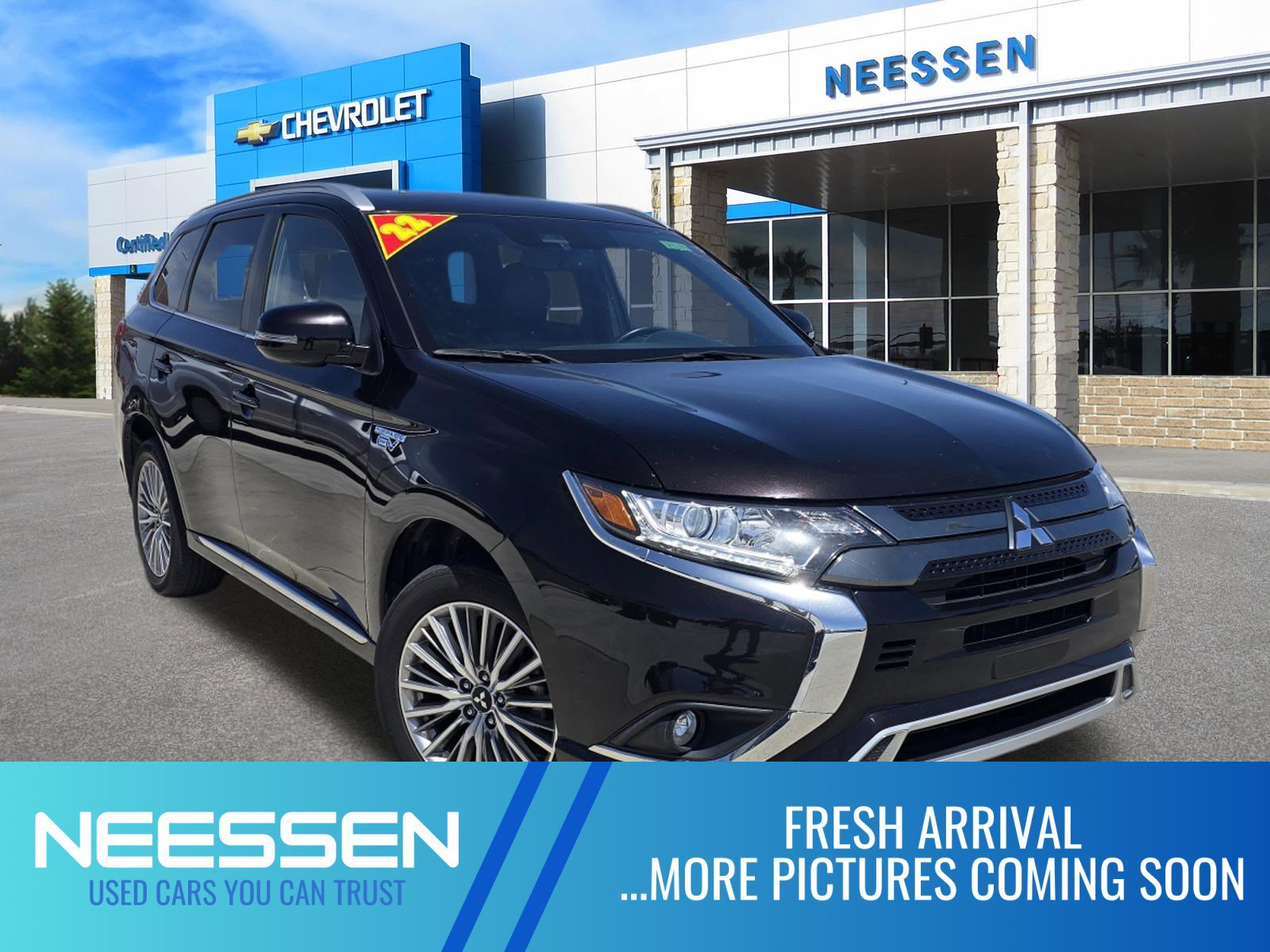 Used 2022 Mitsubishi Outlander SEL image 1