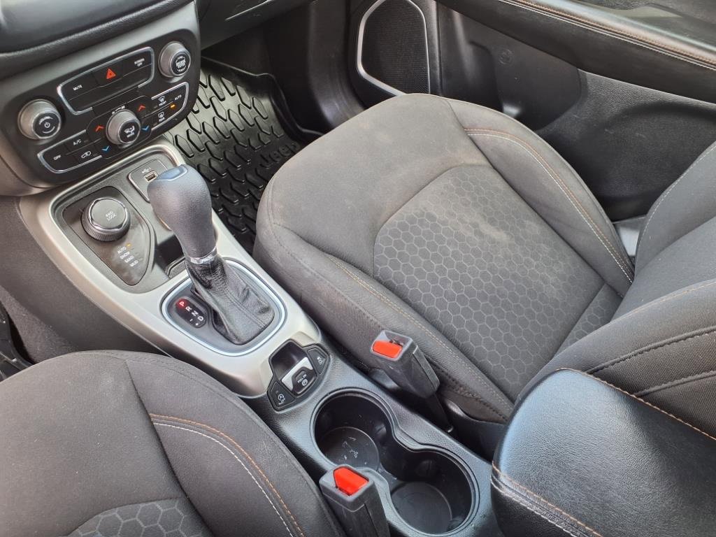 Used 2021 Jeep Compass Sport image 11