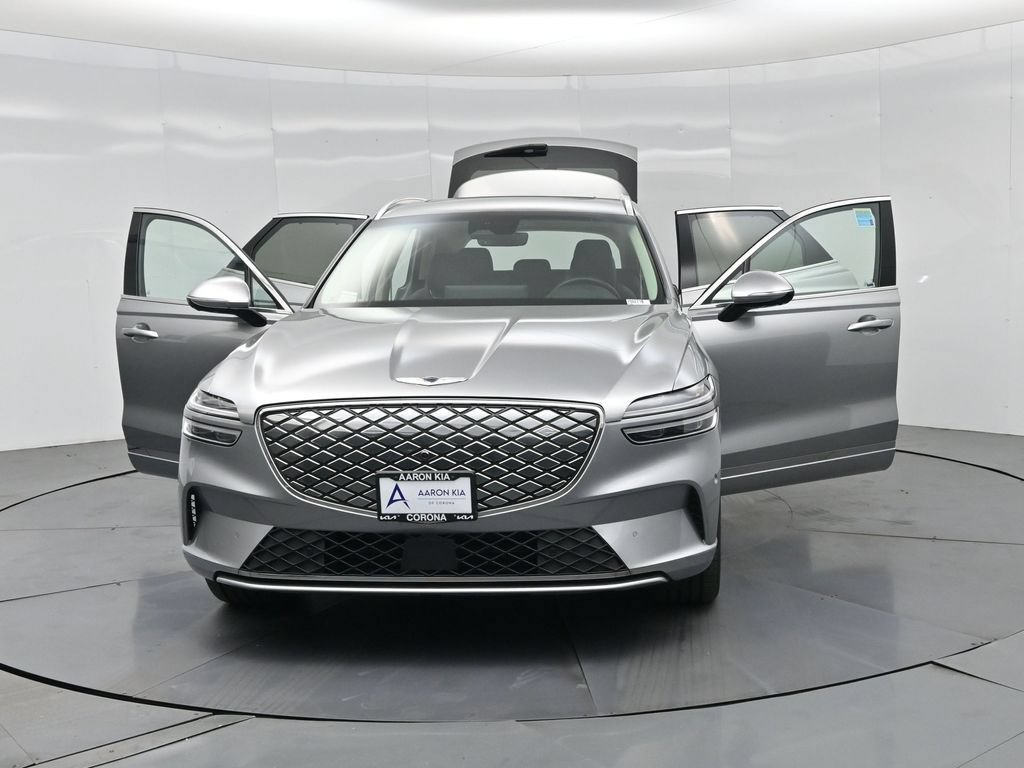 Used 2025 Genesis Electrified GV70 w/ Prestige Package AWD/4WD image 37