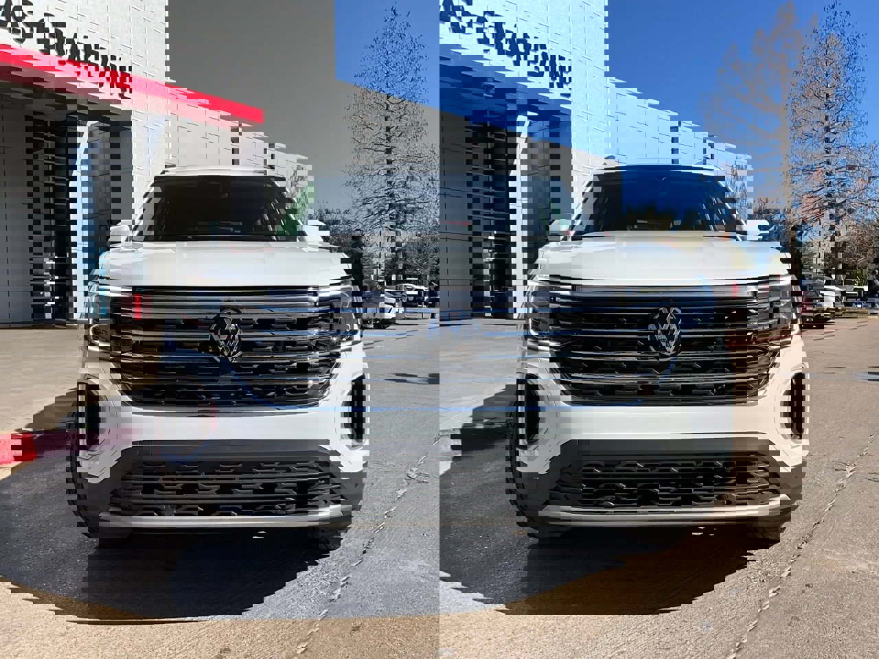 Used 2025 Volkswagen Atlas SE image 4