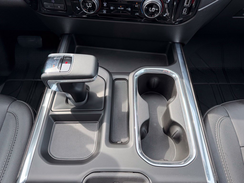 Used 2024 Chevrolet Silverado 1500 RST w/ Redline Edition AWD/4WD image 11