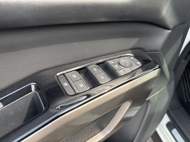 Used 2024 Nissan Pathfinder Platinum image 25