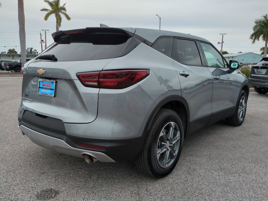 Used 2025 Chevrolet Blazer LT image 5