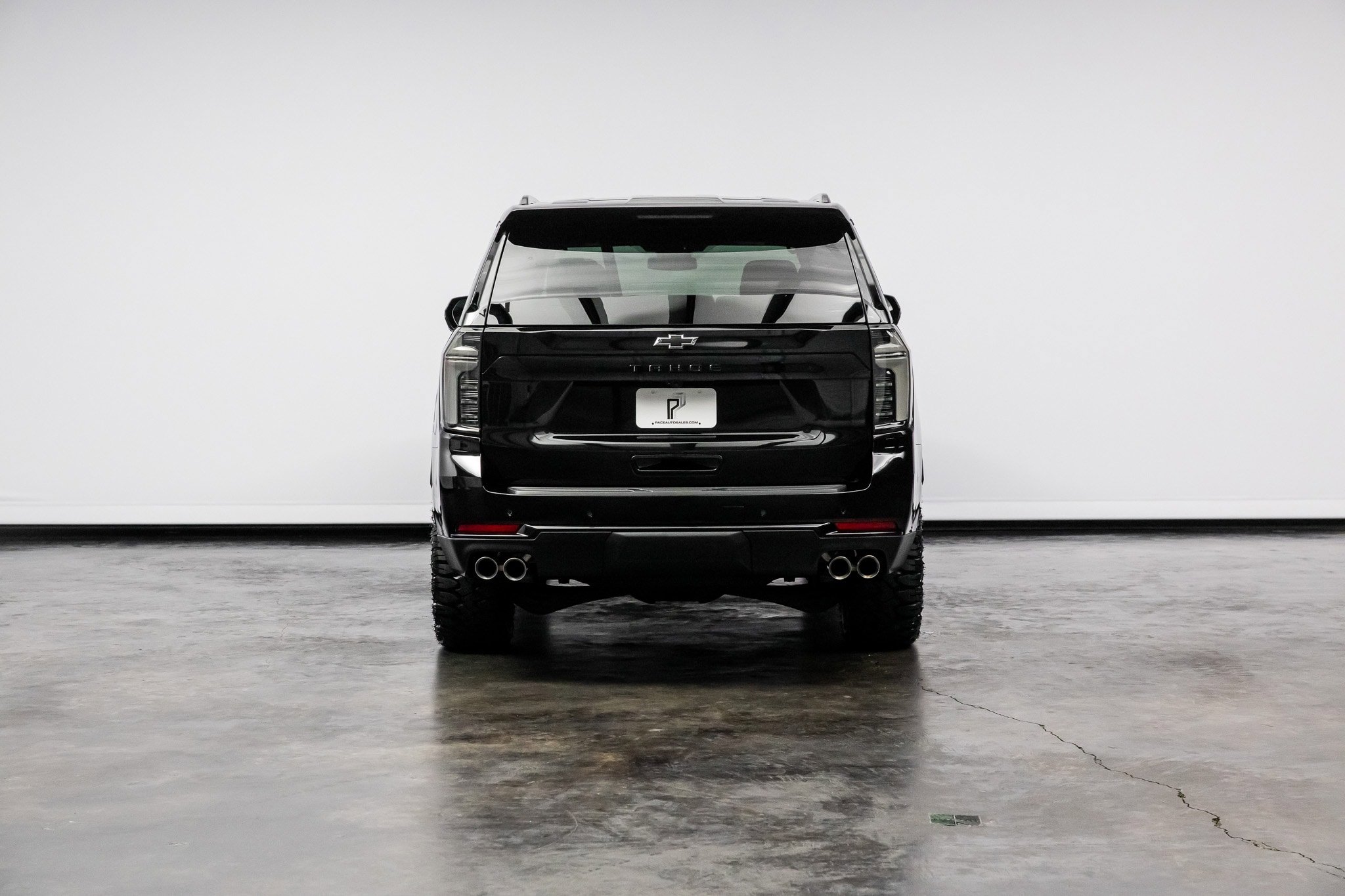 Used 2023 Chevrolet Tahoe Z71 w/ Luxury Package AWD/4WD image 17