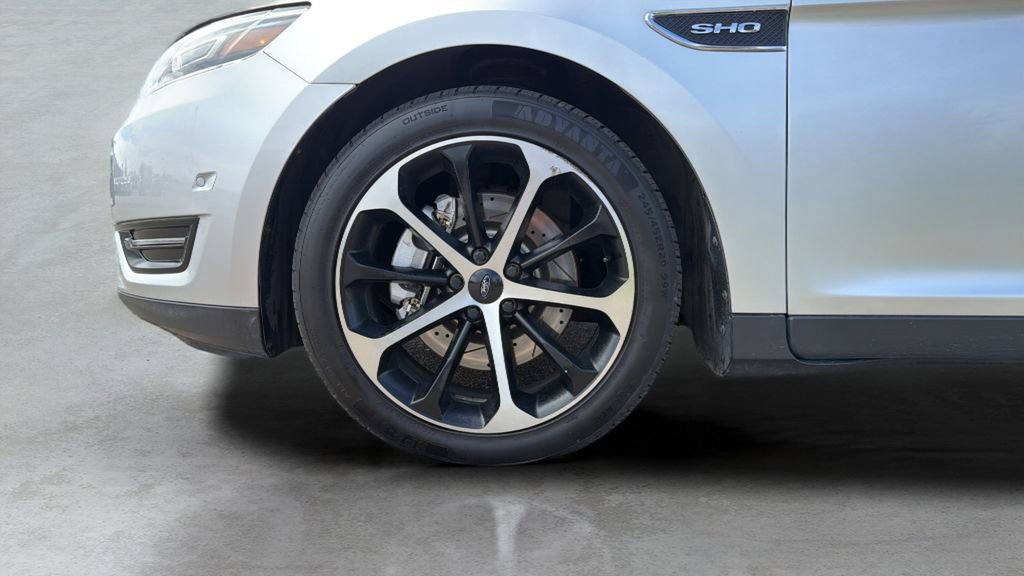 Used 2015 Ford Taurus SHO w/ Technology Package AWD/4WD image 41