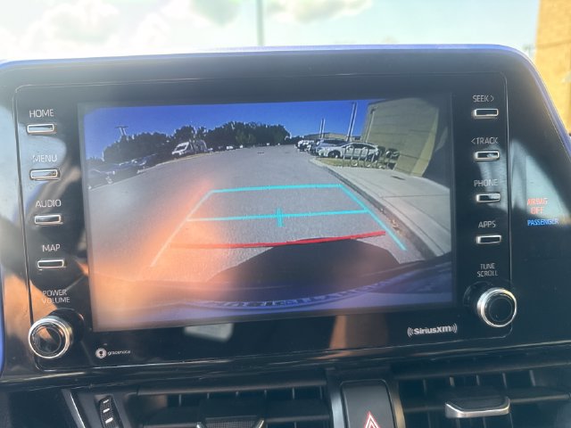 Used 2021 Toyota C-HR XLE FWD image 17