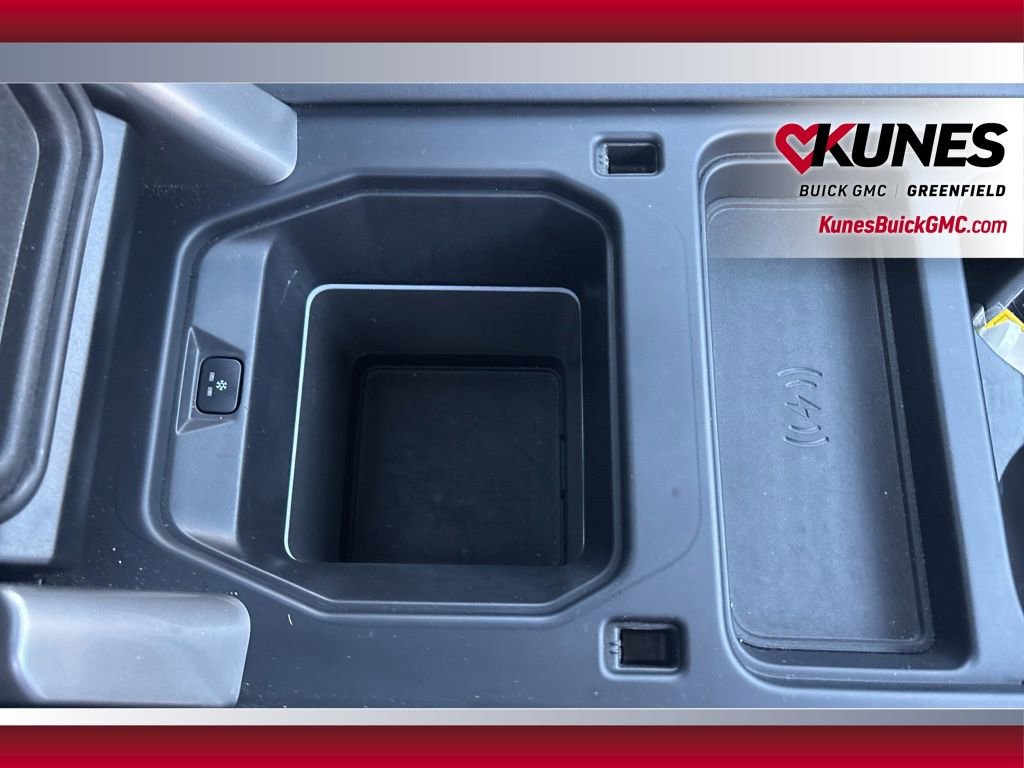 Used 2024 Land Rover Defender 130 X-Dynamic SE image 51