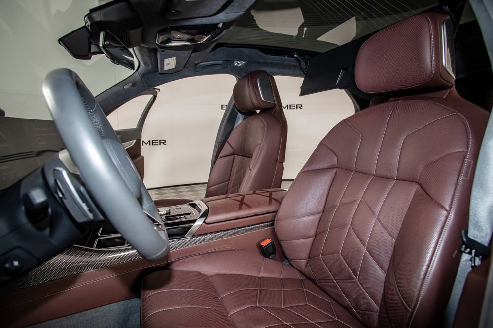Used 2023 BMW 760i xDrive w/ Luxury Rear Seating Package AWD/4WD image 13