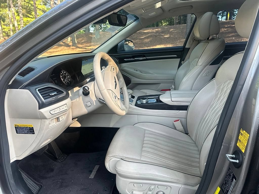 Used 2021 Genesis G90 3.3T Premium RWD image 6
