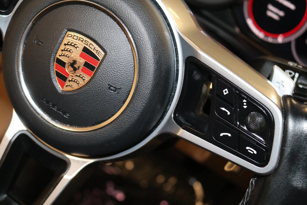 Used 2020 Porsche Cayenne AWD/4WD image 35
