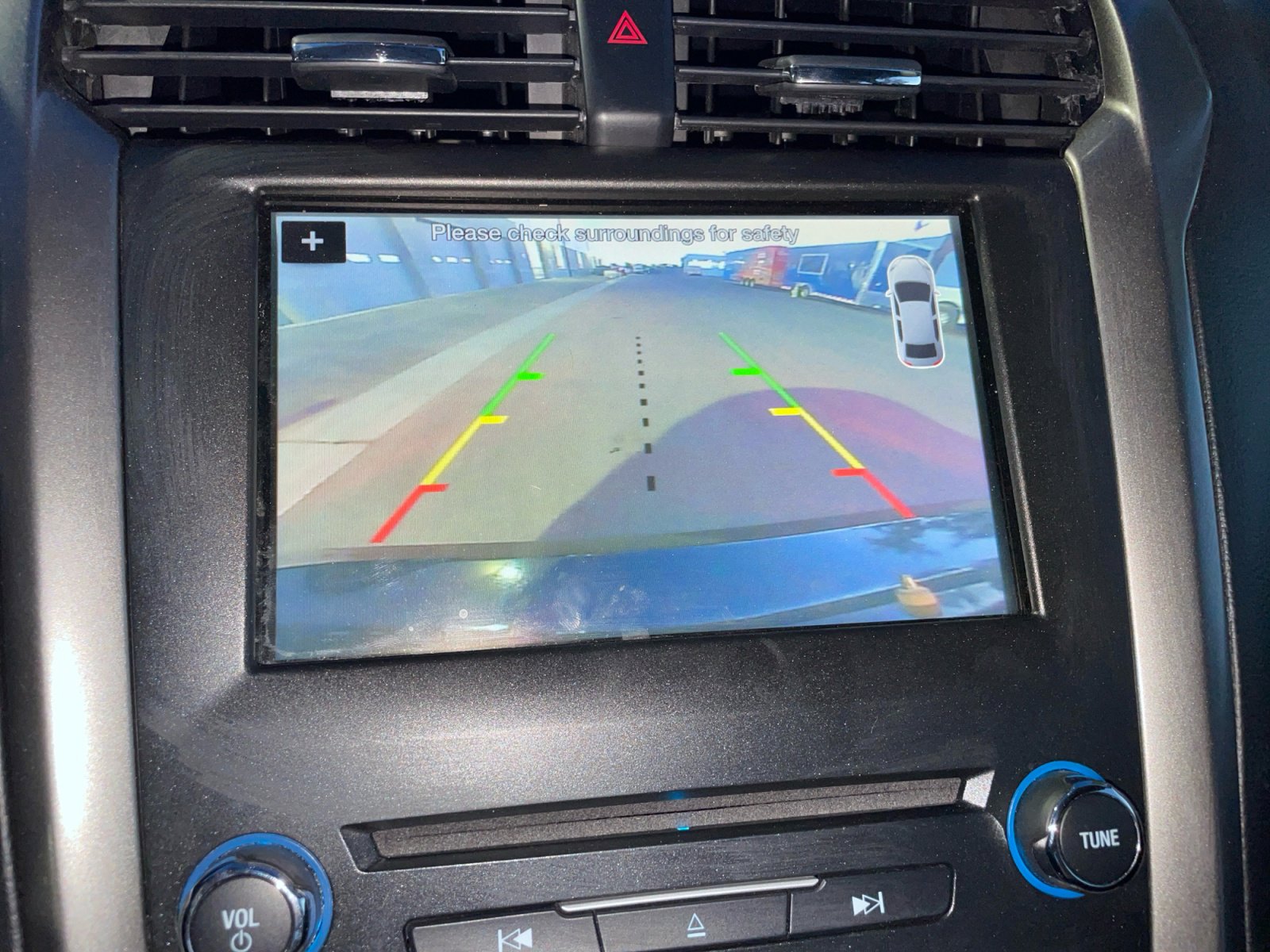 Used 2017 Ford Fusion SE w/ Equipment Group 201A AWD/4WD image 26