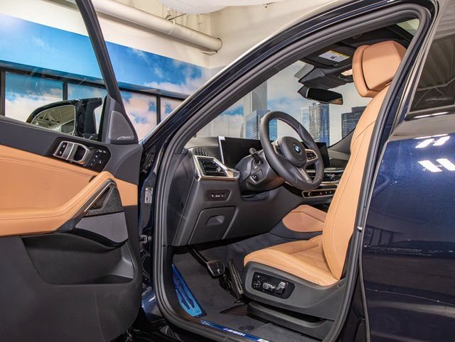 Used 2026 BMW X6 M60i w/ Executive Package AWD/4WD image 13