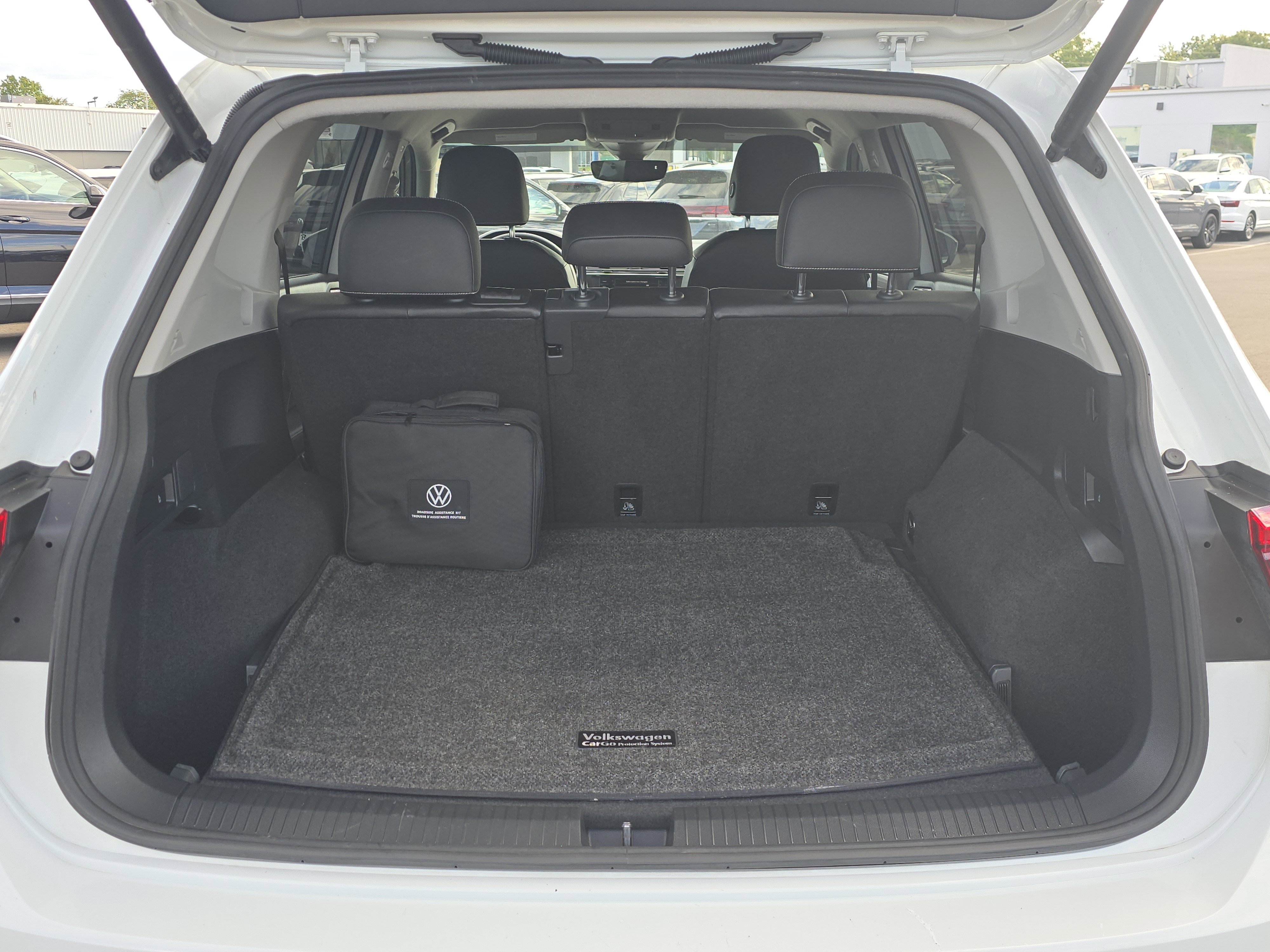 Used 2022 Volkswagen Tiguan SE image 15