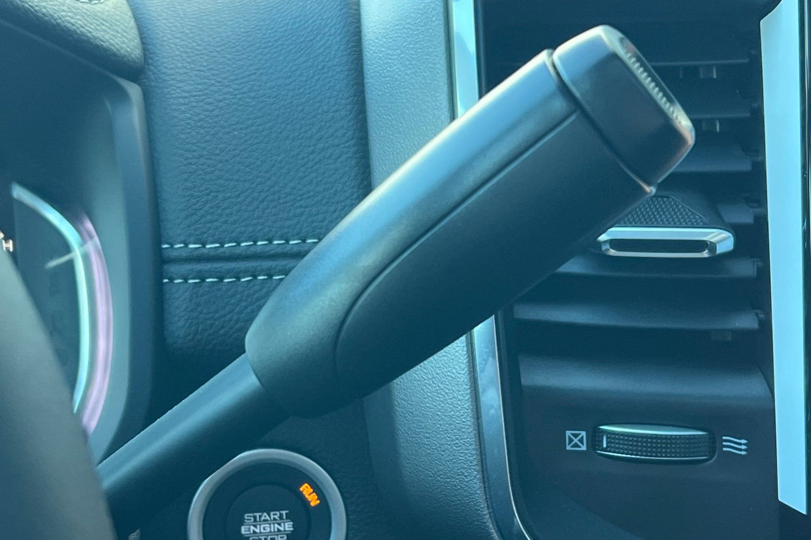 New 2026 RAM 2500 Laramie AWD/4WD image 17