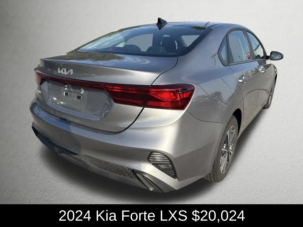 Used 2024 Kia Forte LXS FWD image 3