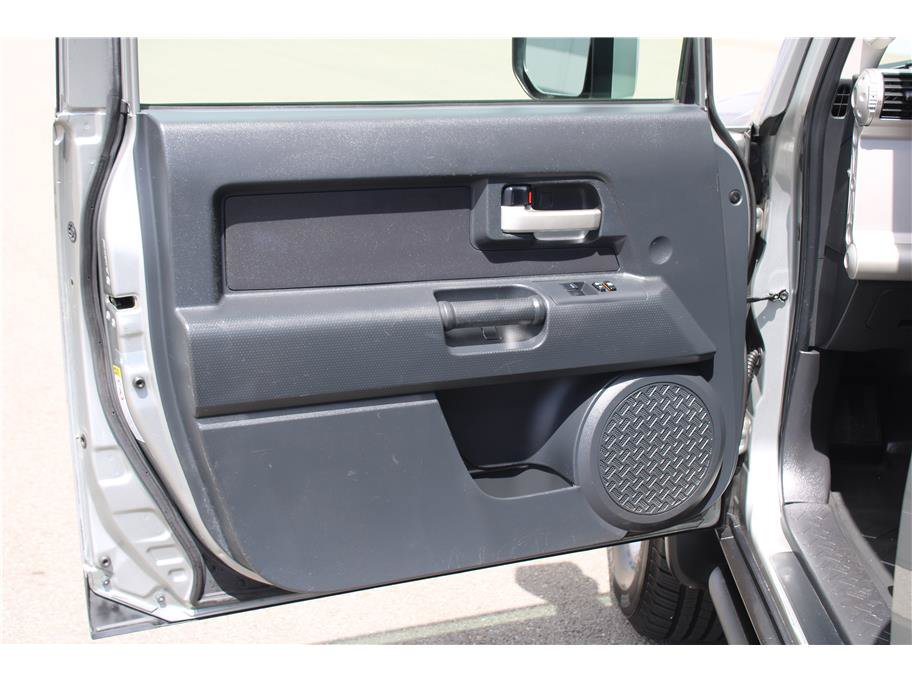 Used 2012 Toyota FJ Cruiser 4WD w/ Convenience Pkg image 7
