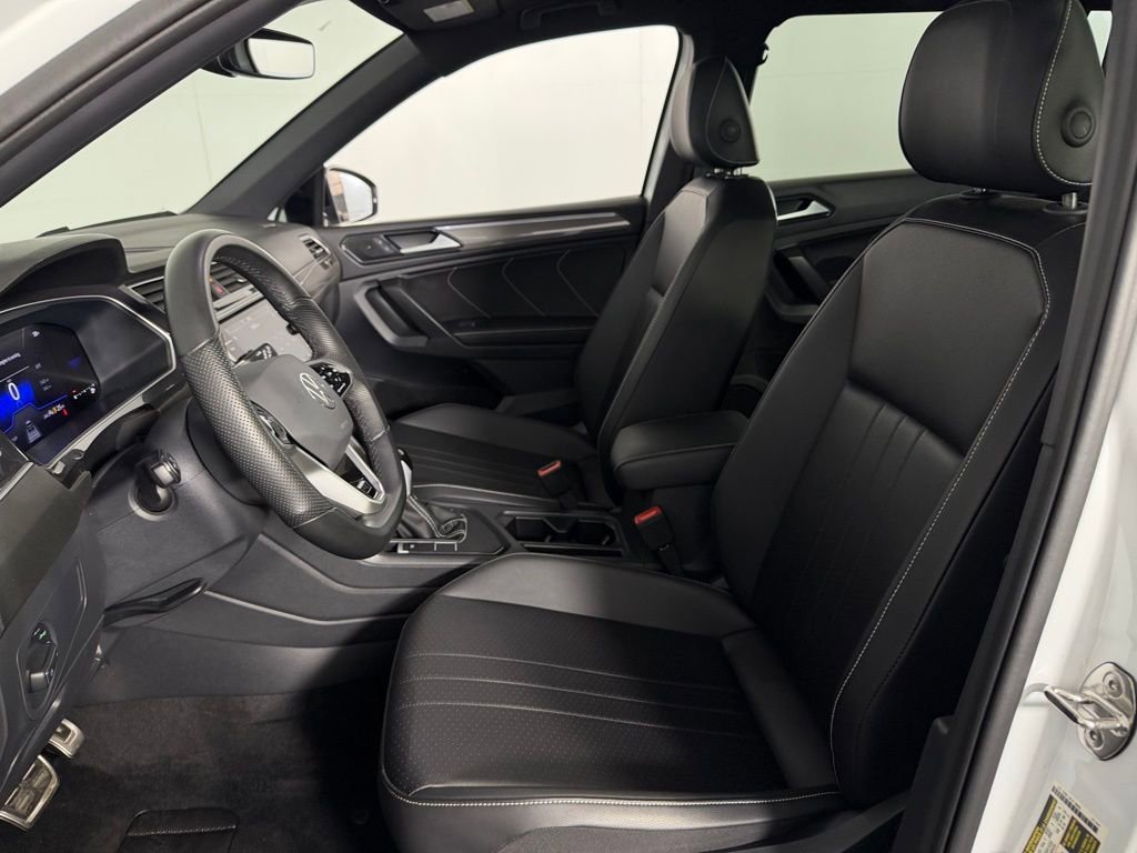 Used 2024 Volkswagen Tiguan SE R-Line FWD image 20