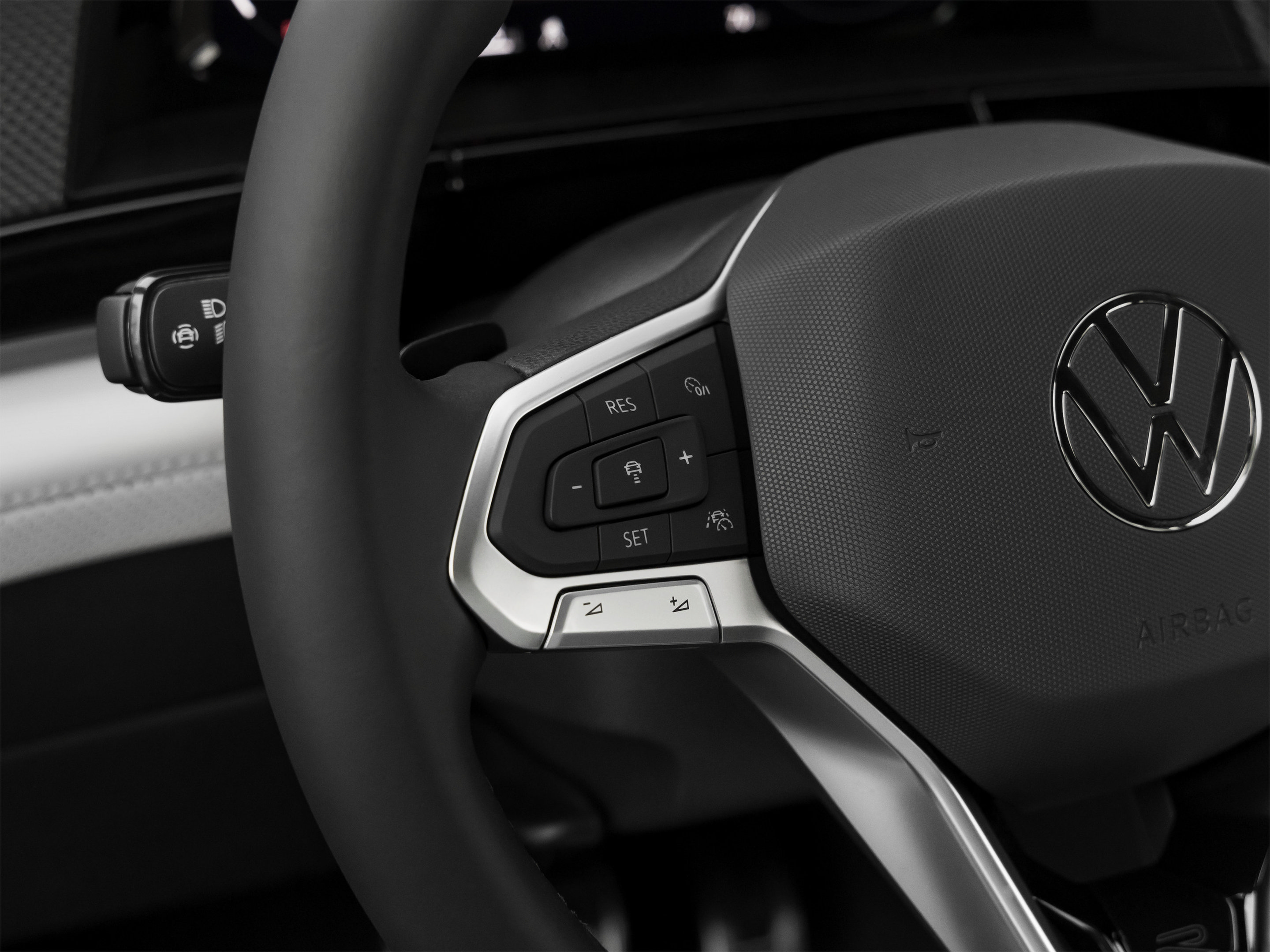 Used 2024 Volkswagen Atlas Cross Sport SE w/ Panoramic Sunroof Package FWD image 45