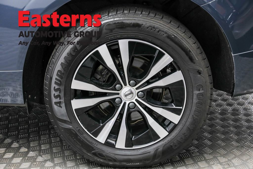 Used 2023 Volvo XC60 B5 Core image 8