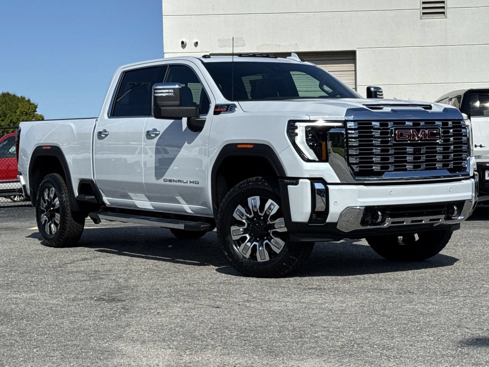 Used 2026 GMC Sierra 2500 Denali w/ Technology Package AWD/4WD image 2