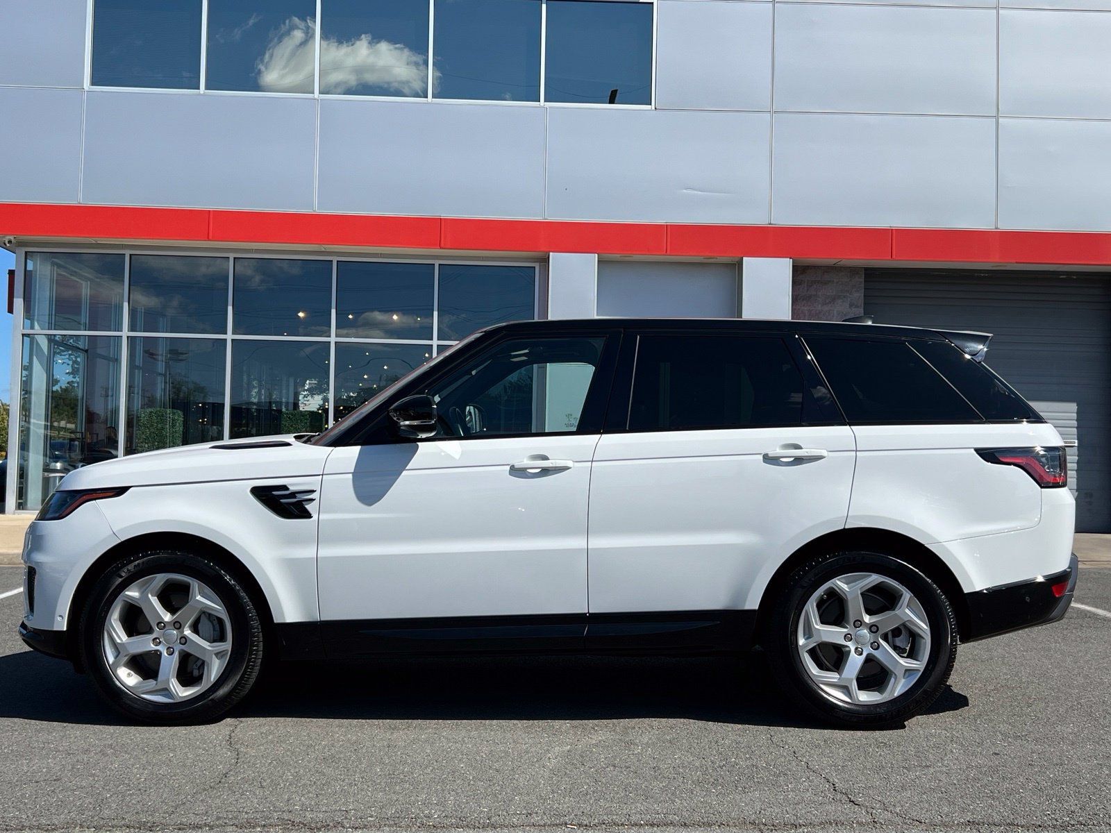 Used 2020 Land Rover Range Rover Sport HSE AWD/4WD image 31