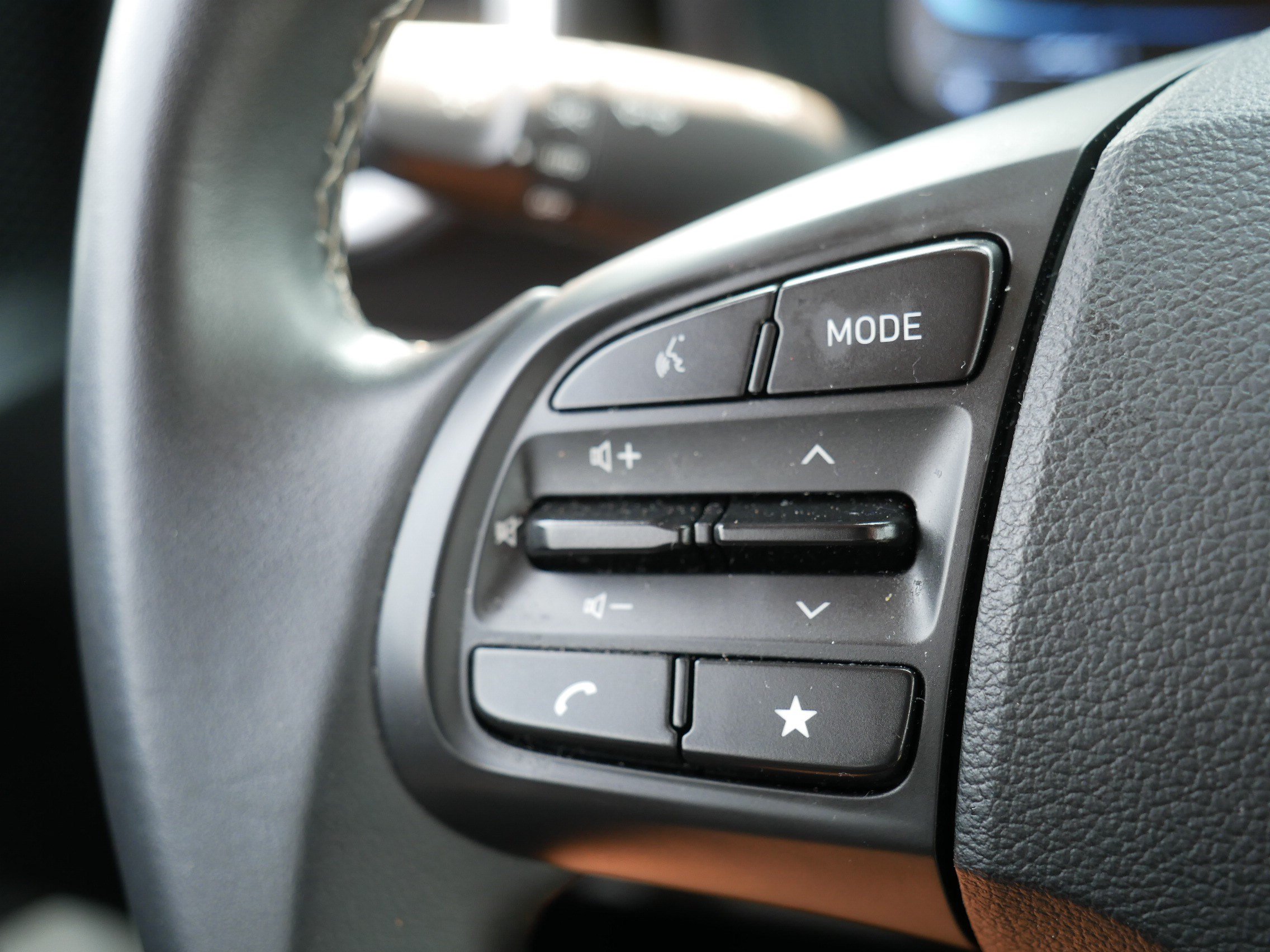 Used 2025 Hyundai Venue SEL FWD image 28