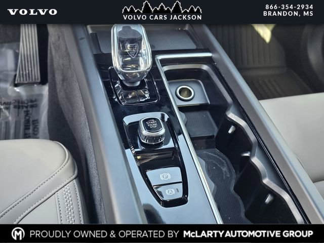 New 2026 Volvo XC60 B5 Plus w/ Protection Package Premier image 19