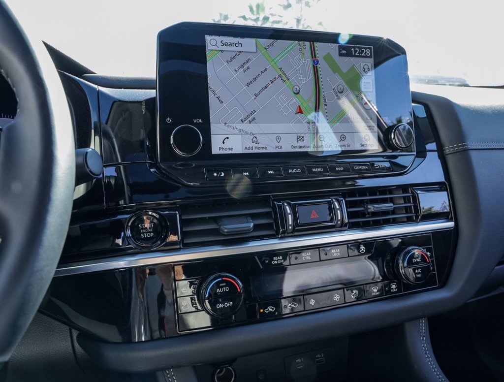 Used 2025 Nissan Pathfinder Platinum w/ Cargo Package image 30