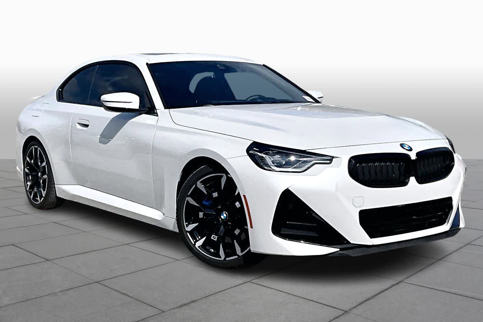 Used 2025 BMW 230i Coupe w/ M Sport Package RWD image 2