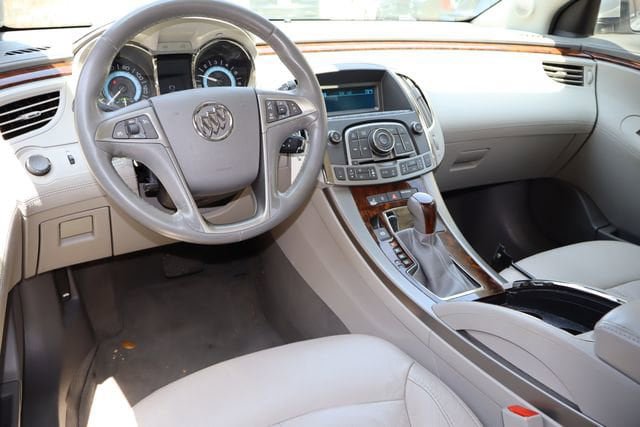 Used 2012 Buick LaCrosse Convenience FWD image 4