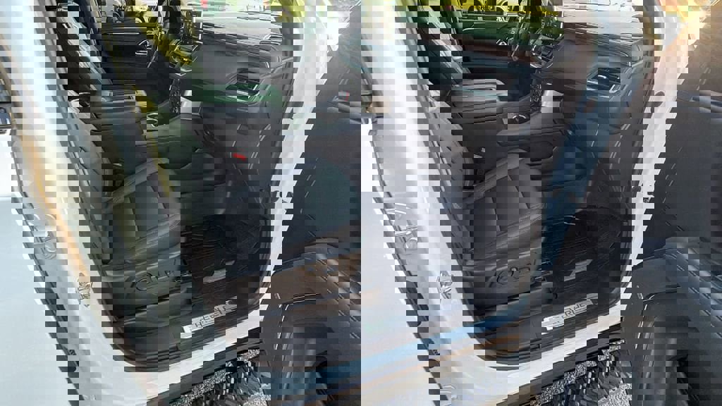 Used 2021 Chevrolet Tahoe Z71 w/ Rear Media and Nav Package image 17