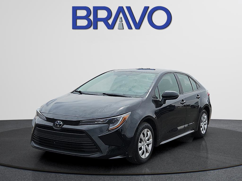 Used 2024 Toyota Corolla LE image 1