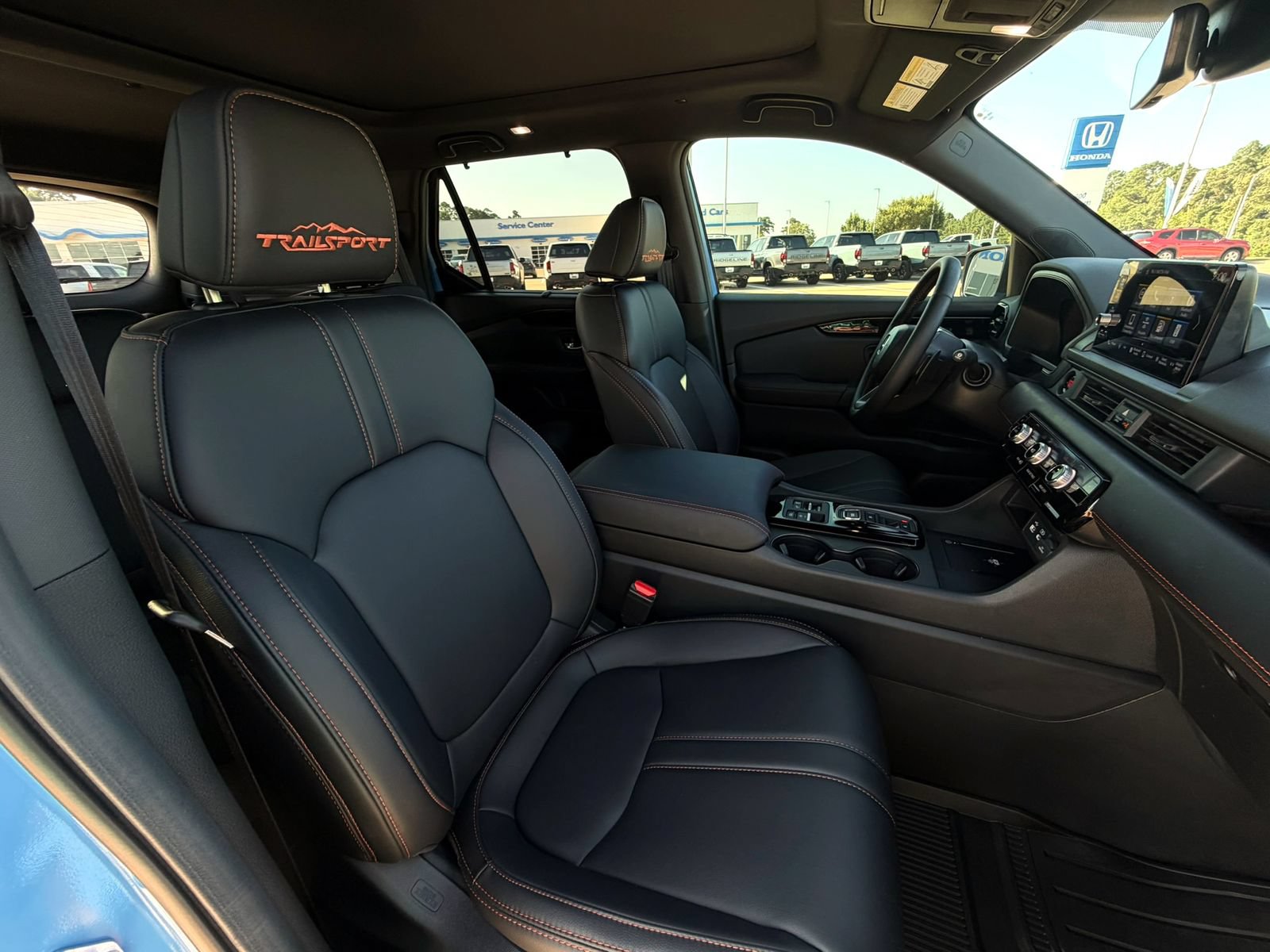 Used 2025 Honda Pilot TrailSport image 13