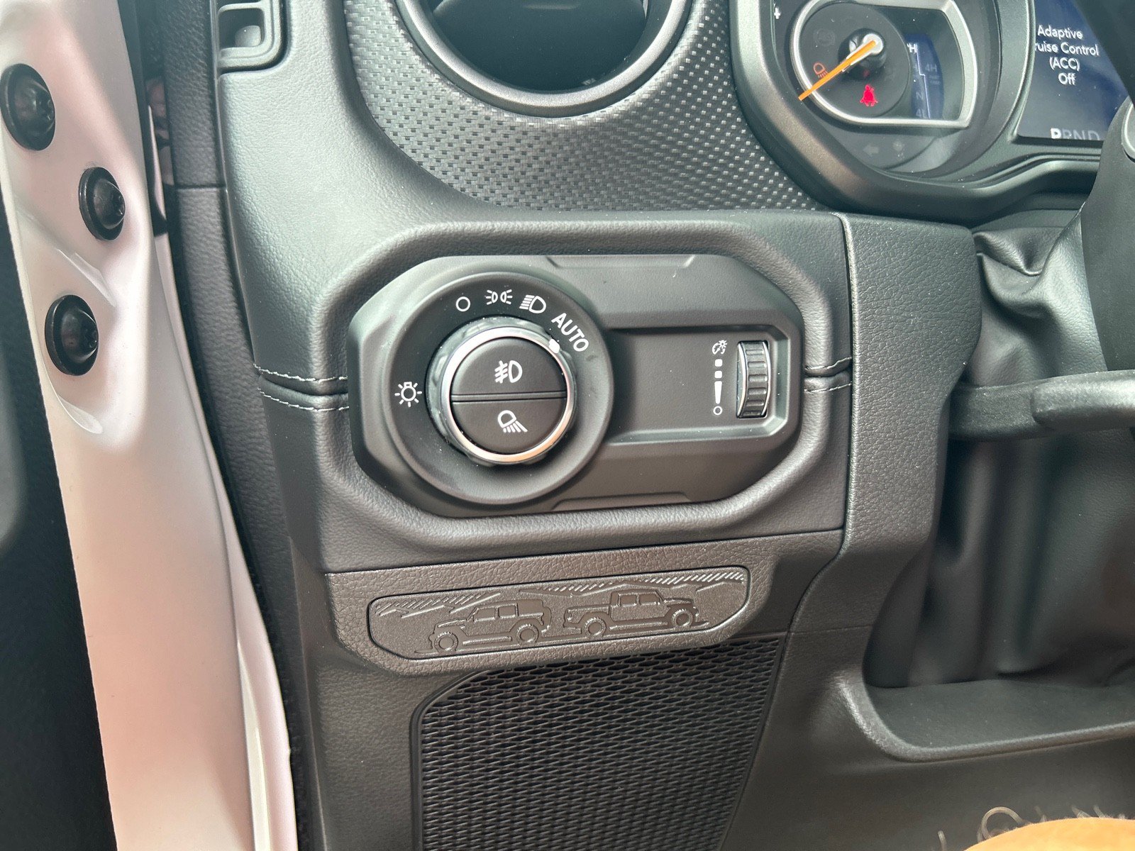 Used 2025 Jeep Gladiator Rubicon AWD/4WD image 16