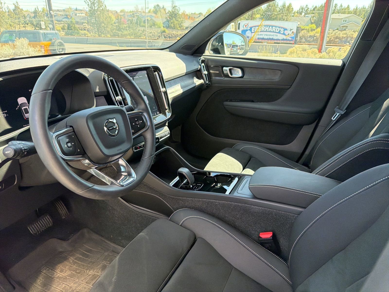 Used 2023 Volvo XC40 Recharge Ultimate w/ Protection Package Premier AWD/4WD image 20