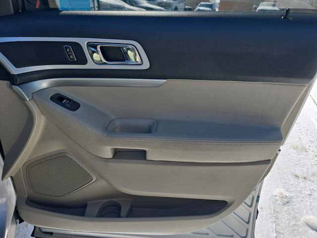 Used 2014 Ford Explorer XLT w/ Equipment Group 202A image 22