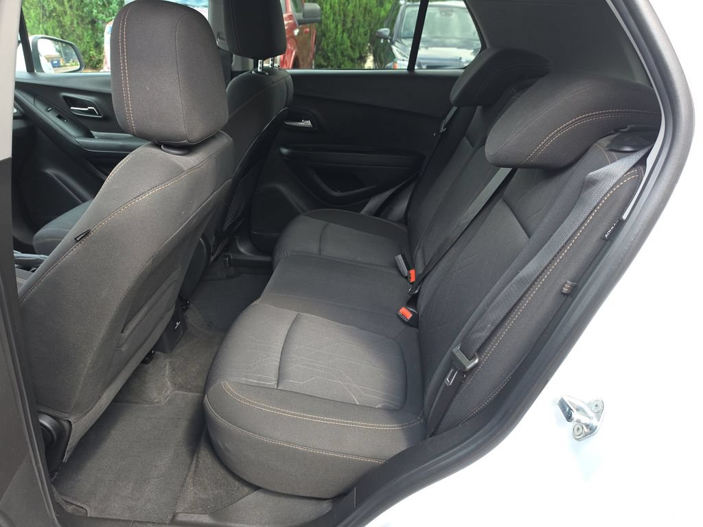 Used 2020 Chevrolet Trax LT AWD/4WD image 24