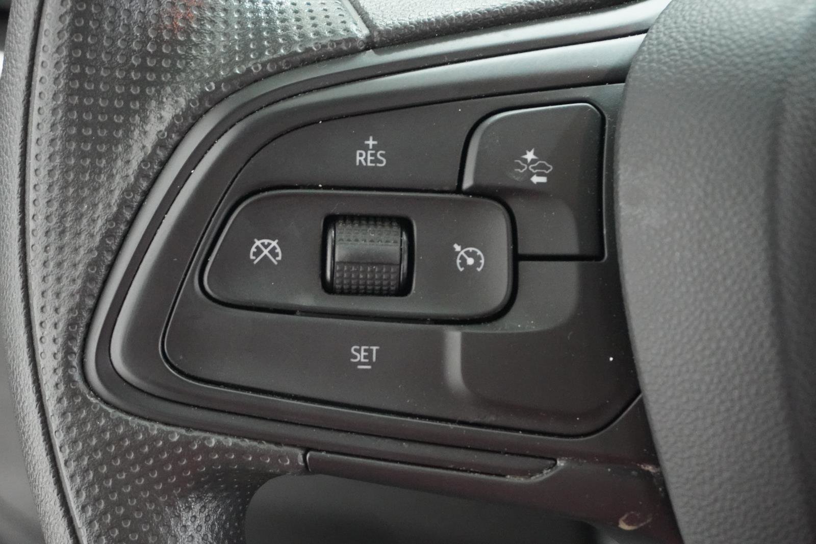 Used 2025 Buick Envista Preferred w/ Convenience II Package image 20