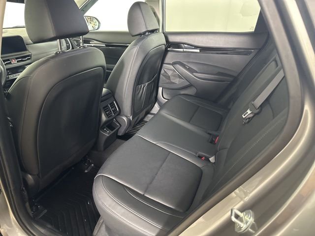 Used 2024 Kia Seltos SX w/ SX Sunroof Package image 13