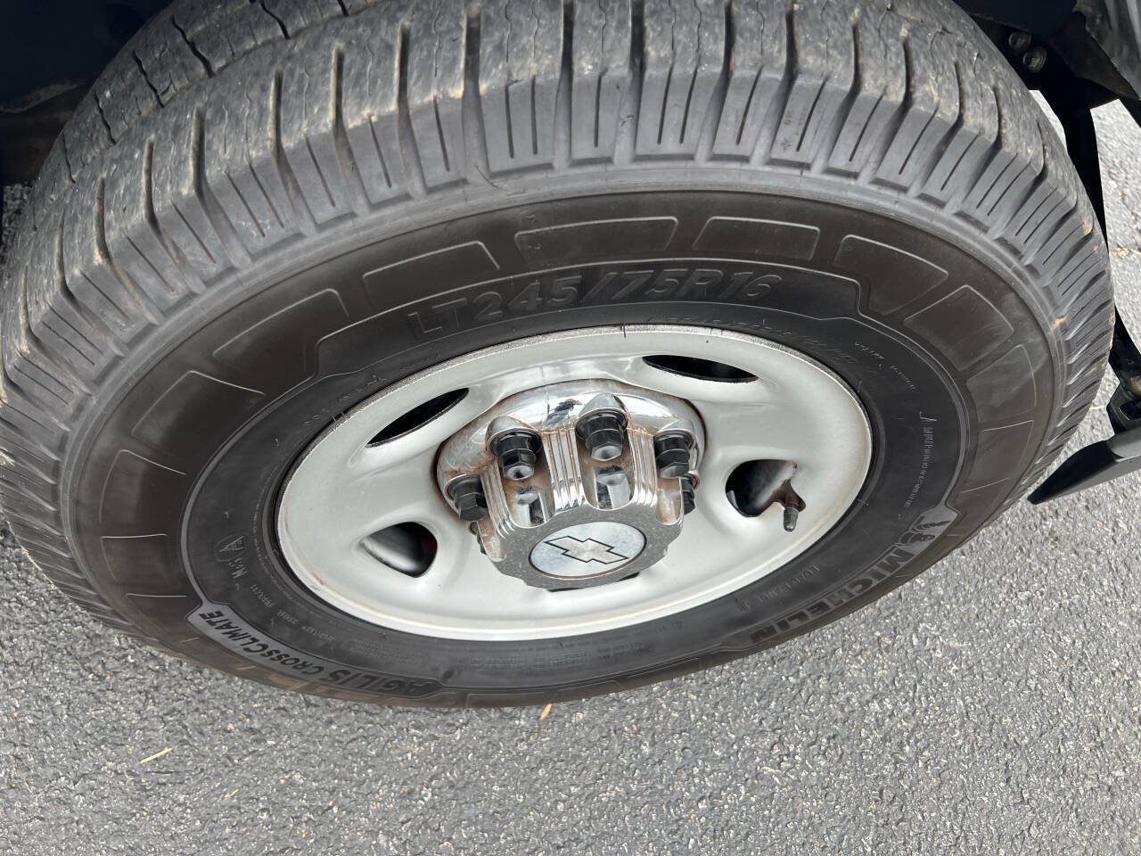 Used 2018 Chevrolet Express 3500 LT w/ LT Preferred Equipment Group RWD image 10