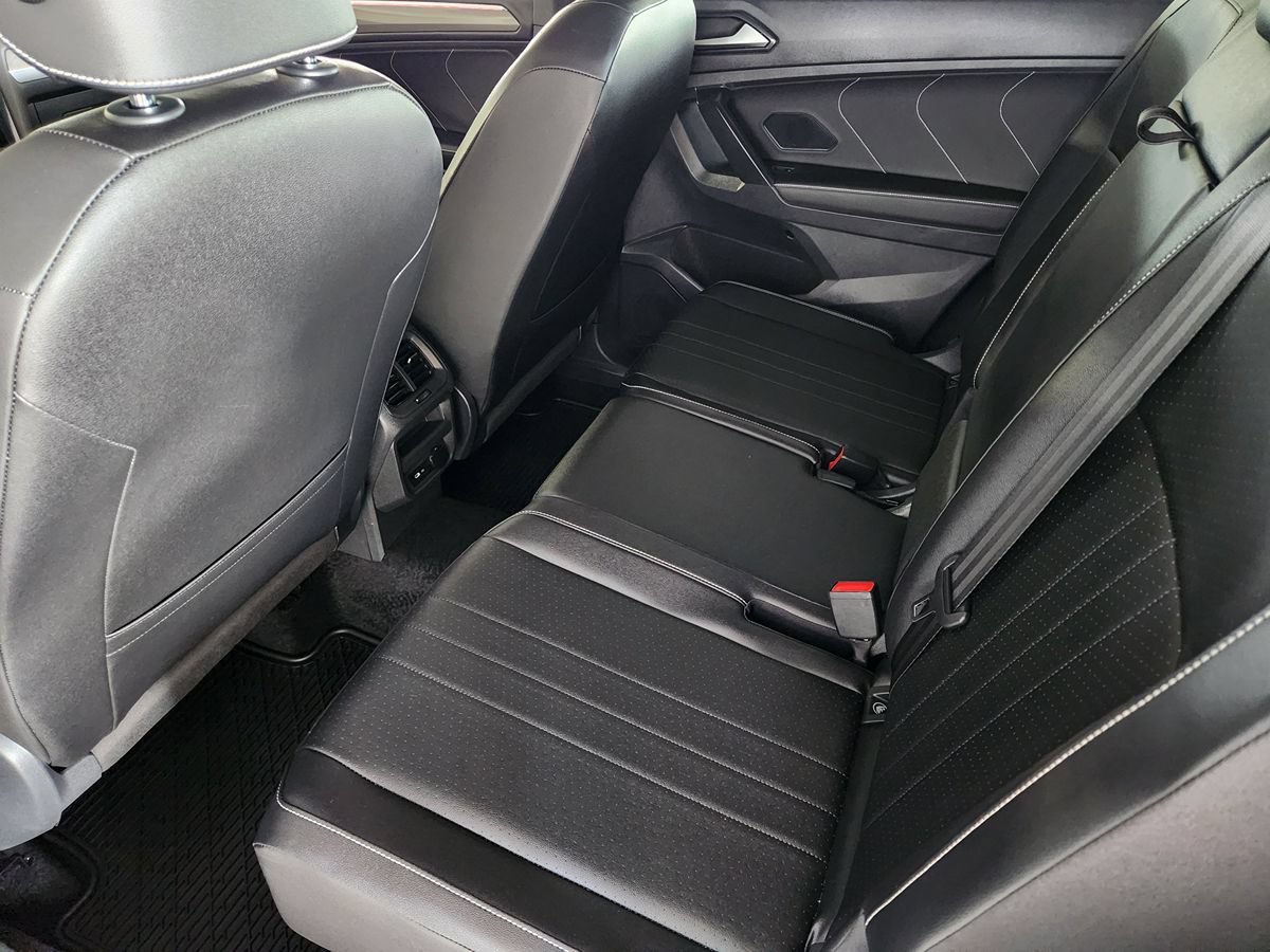 Used 2023 Volkswagen Tiguan SE R-Line FWD image 39