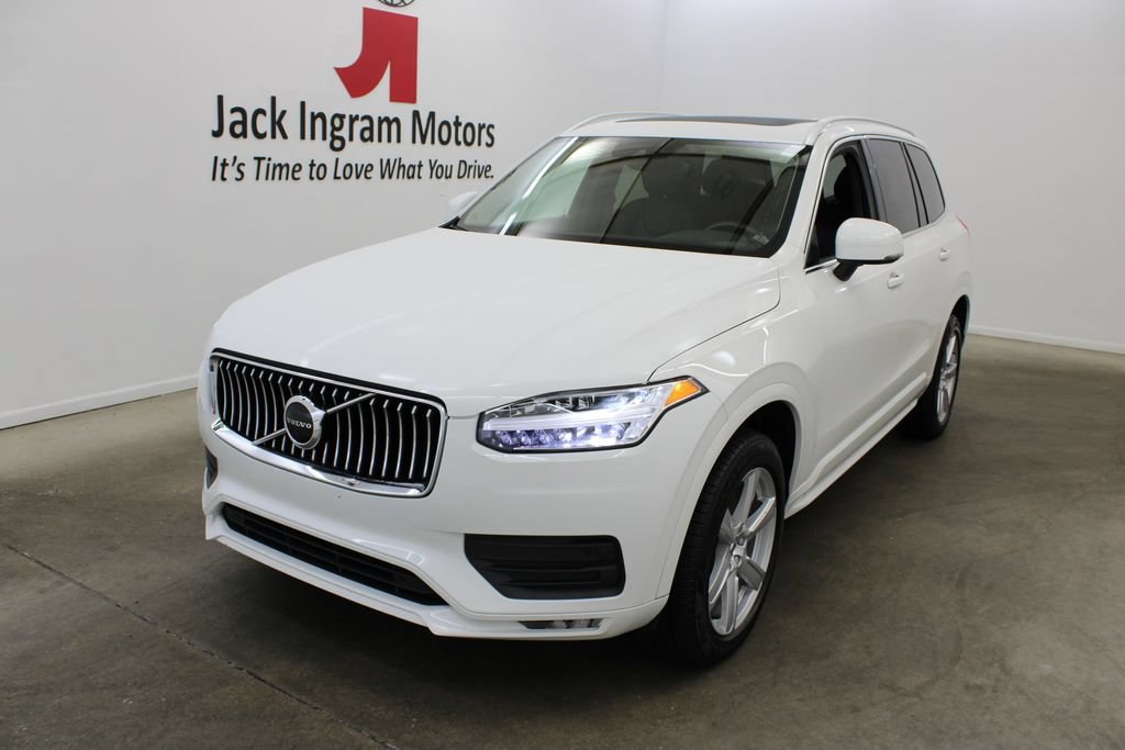 Used 2022 Volvo XC90 T5 Momentum FWD image 2