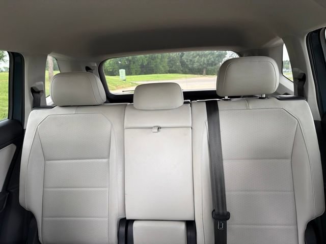 Used 2019 Volkswagen Tiguan SE FWD image 16