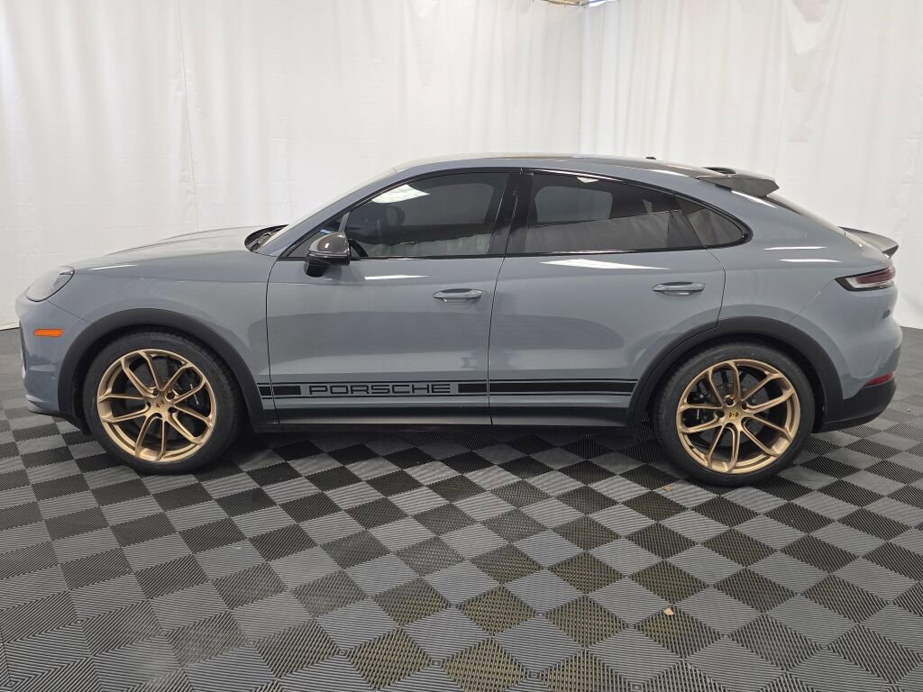 Certified 2024 Porsche Cayenne Turbo GT image 2