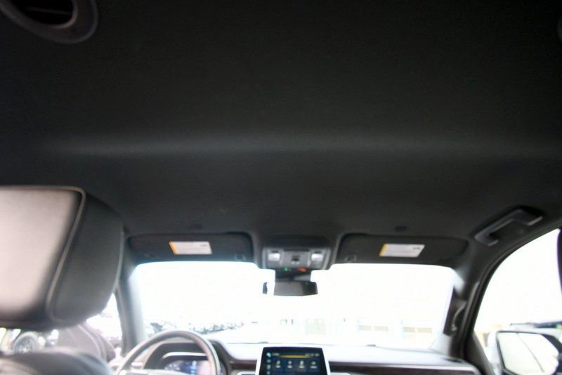 Used 2024 Chevrolet Suburban LT AWD/4WD image 34